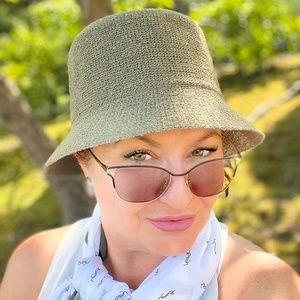 Meet your Posher, Nadia